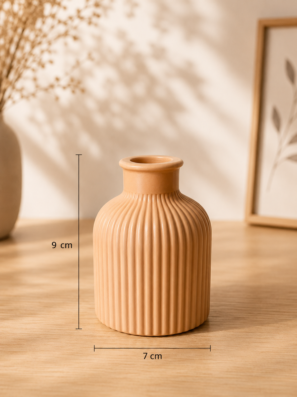 Vase décoratif avec bouquet de fleurs séchées