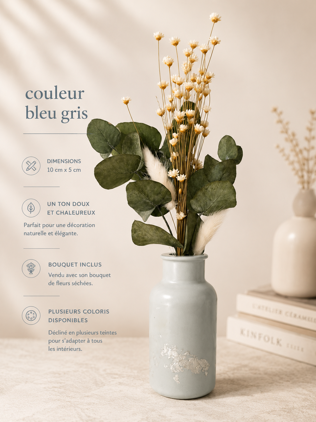 Vase décoratif avec bouquet de fleurs séchées